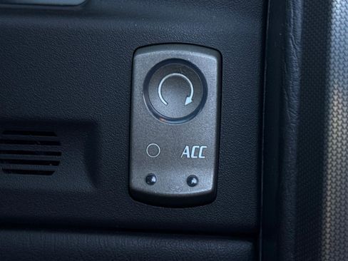 Used 2004 Cadillac XLR image 27