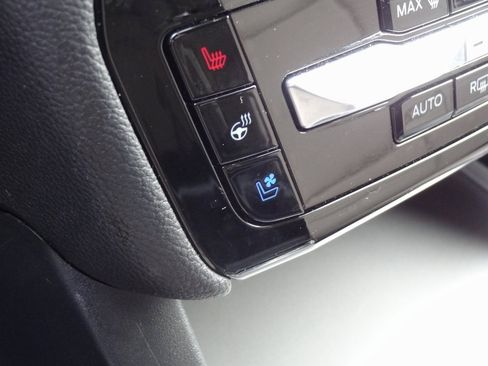 Used 2023 Ford Explorer Limited w/ Limited Technology Package image 11