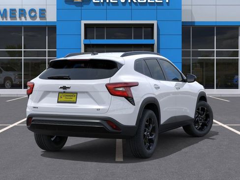 New 2026 Chevrolet Trax LT w/ Midnight Edition FWD image 5