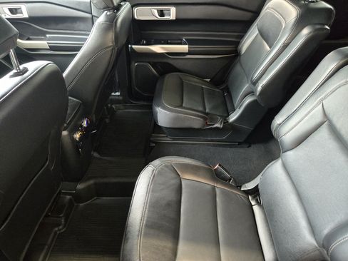 Used 2022 Ford Explorer Limited w/ Equipment Group 301A RWD image 22