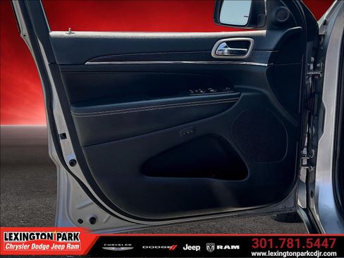 Used 2015 Jeep Grand Cherokee Limited AWD/4WD image 19