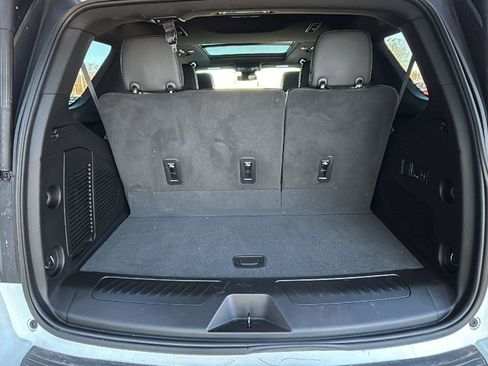 Certified 2023 GMC Yukon SLT w/ SLT Luxury Package image 34