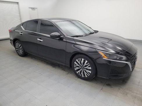 Used 2023 Nissan Altima 2.5 SV image 11