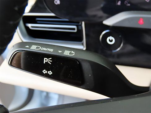 New 2025 Porsche Taycan image 43