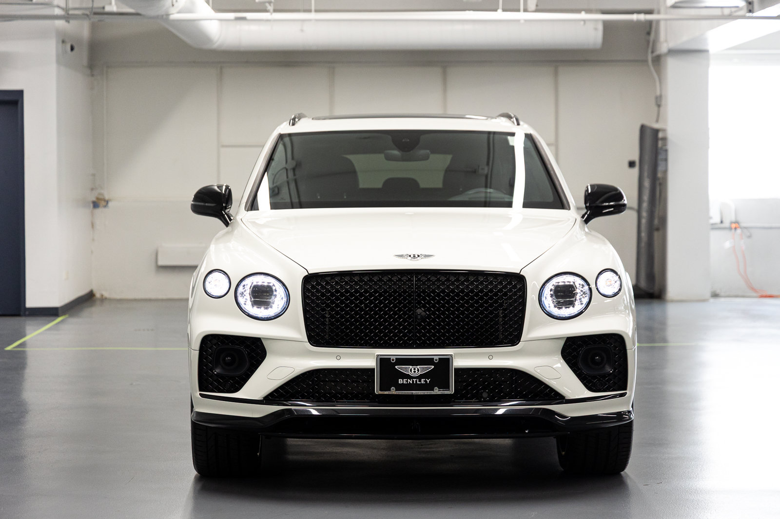 Used 2023 Bentley Bentayga AWD/4WD image 8