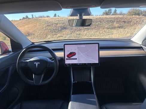 Used 2020 Tesla Model Y Long Range image 18