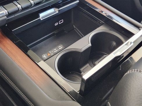 Used 2025 GMC Yukon Denali image 19