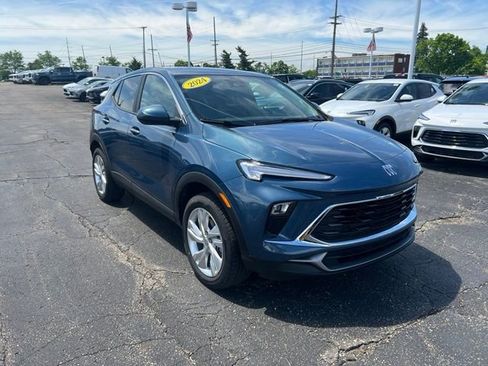 Used 2024 Buick Encore GX Preferred w/ Comfort Package AWD/4WD image 7