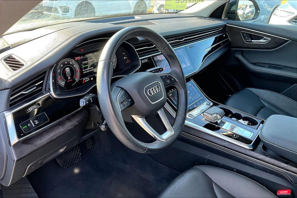 Used 2023 Audi Q8 Prestige w/ Prestige Package AWD/4WD image 15