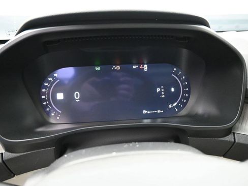 Used 2025 Volvo XC40 B5 Plus AWD/4WD image 17