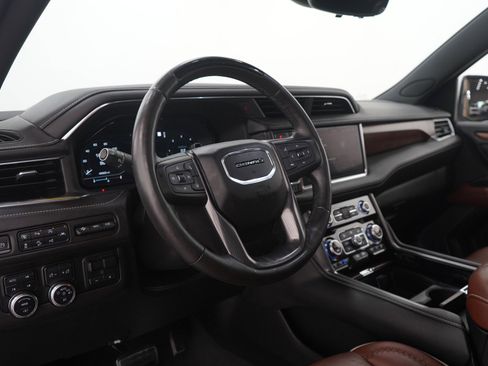 Used 2023 GMC Yukon XL Denali Ultimate AWD/4WD image 27