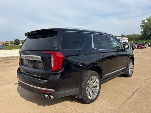 Used 2021 GMC Yukon Denali w/ Denali Premium Package AWD/4WD image 3