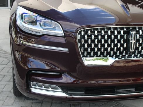 Used 2023 Lincoln Aviator Black Label w/ Dynamic Handling Package image 11