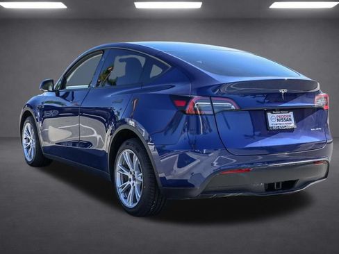 Used 2024 Tesla Model Y Long Range AWD/4WD image 6