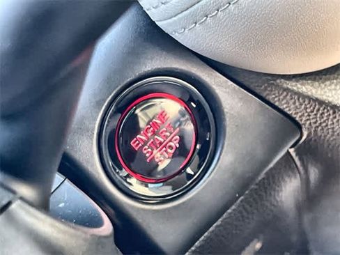 Certified 2025 Honda HR-V LX image 28