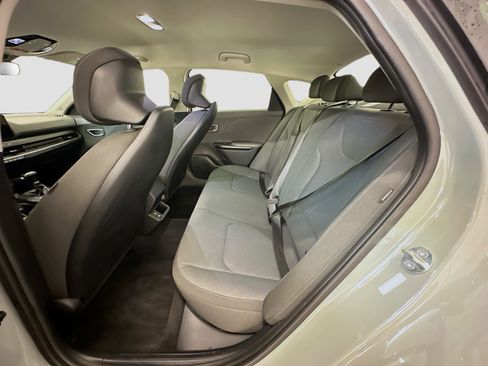 Used 2025 Kia K4 LXS image 28