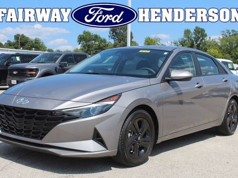 Used 2021 Hyundai Elantra SEL FWD image 1