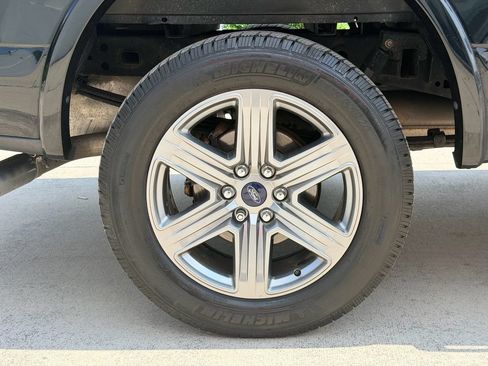 Used 2018 Ford F150 Lariat w/ Equipment Group 502A Luxury AWD/4WD image 29