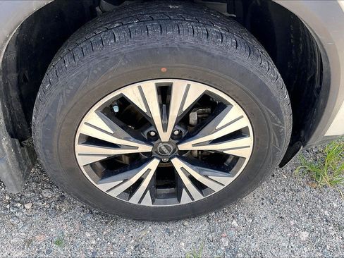 Certified 2023 Nissan Rogue SV FWD image 7