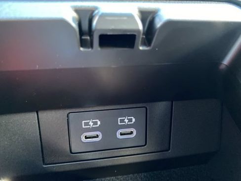Used 2025 Toyota Prius Plug-In Hybrid FWD image 52