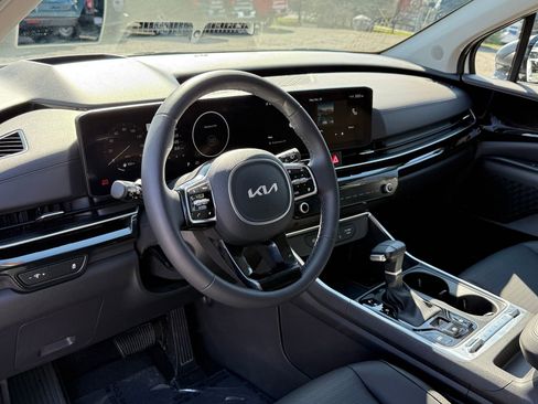 Used 2026 Kia Carnival SX Prestige image 13
