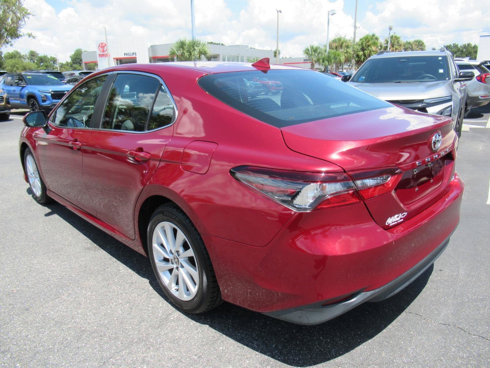 Used 2021 Toyota Camry LE FWD image 7