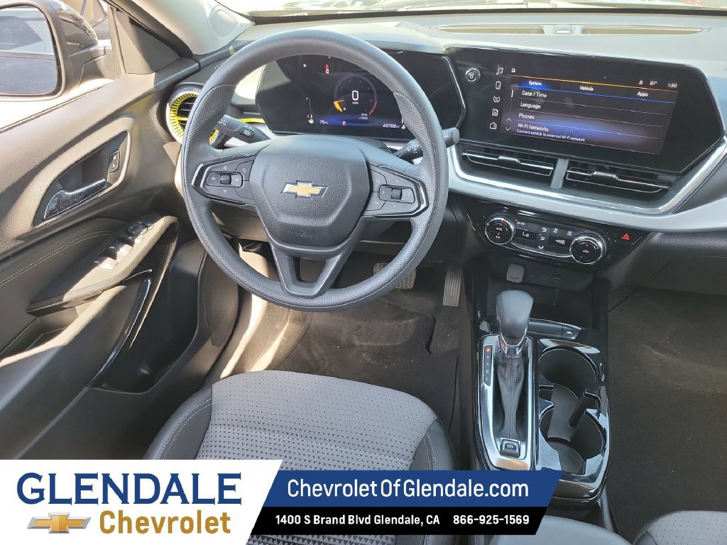 Used 2025 Chevrolet Trax LT FWD image 15