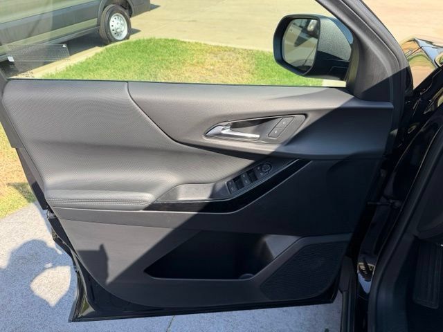 Used 2025 Chevrolet Equinox LT AWD/4WD image 9