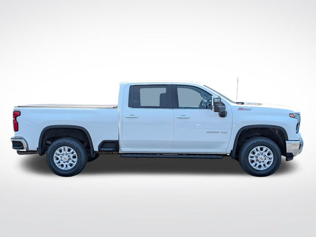 Used 2025 Chevrolet Silverado 2500 LTZ w/ LTZ Convenience Package AWD/4WD image 2