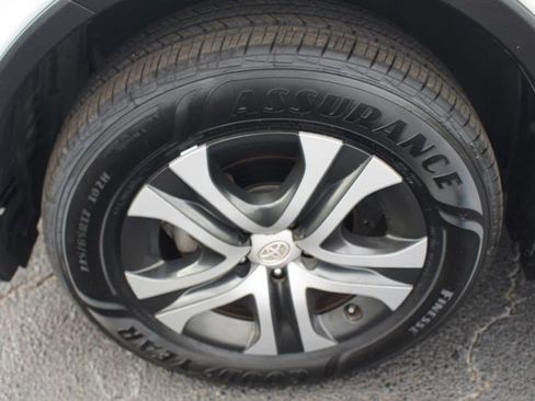 Used 2017 Toyota RAV4 LE image 23