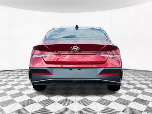 Used 2025 Hyundai Elantra SEL image 10
