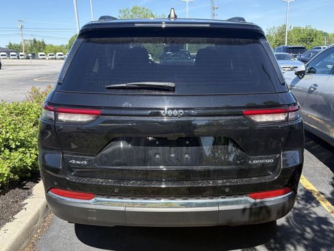 Used 2023 Jeep Grand Cherokee Laredo AWD/4WD image 5