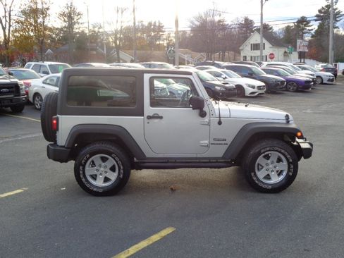 Used 2011 Jeep Wrangler Sport AWD/4WD image 13