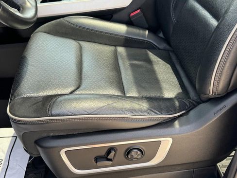 Used 2019 RAM 1500 Laramie AWD/4WD image 31