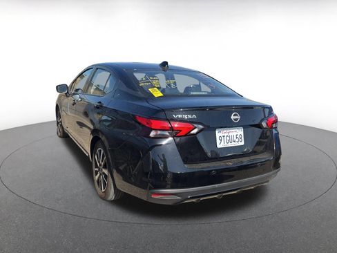Used 2025 Nissan Versa SV FWD image 5