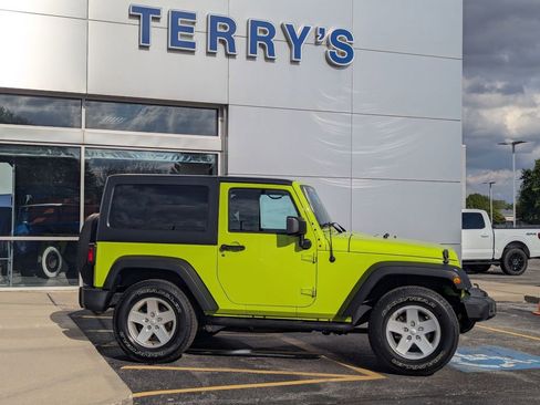 Used 2017 Jeep Wrangler Sport w/ Quick Order Package 24S AWD/4WD image 2