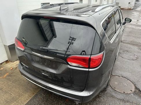 Certified 2017 Chrysler Pacifica Touring-L Plus image 5