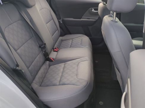 Certified 2022 Kia Niro LX image 25