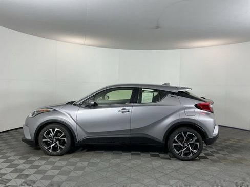 Used 2019 Toyota C-HR Limited FWD image 8