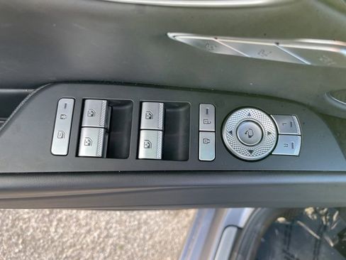 Used 2025 Genesis G80 2.5T image 12