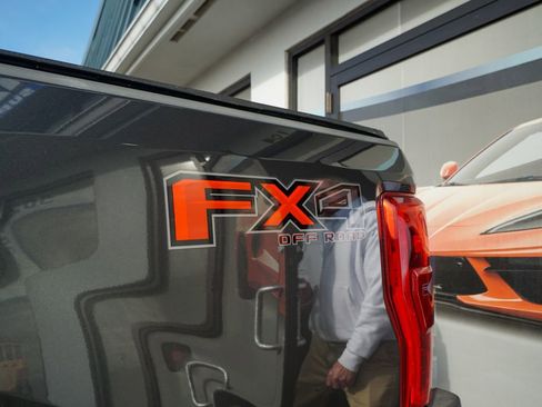 Used 2018 Ford F250 Lariat w/ Chrome Package image 11