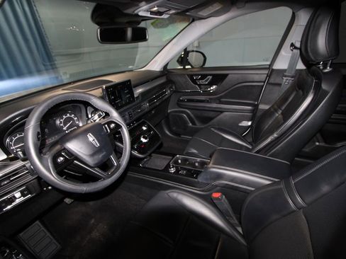 Used 2022 Lincoln Corsair FWD w/ Equipment Group 101A image 2