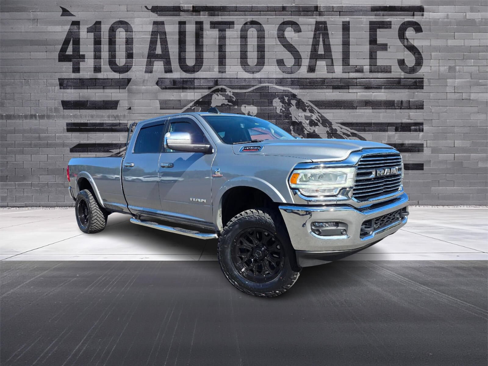 Used 2022 RAM 2500 Laramie AWD/4WD image 1