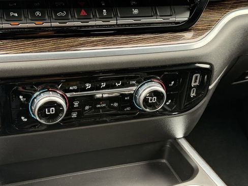 Used 2022 GMC Sierra 1500 Elevation w/ Elevation Premium Package AWD/4WD image 16