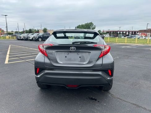 Used 2018 Toyota C-HR XLE FWD image 8