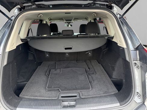 Used 2023 Nissan Rogue SV image 11