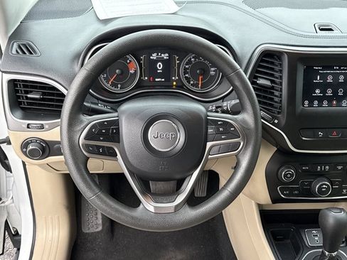 Used 2020 Jeep Cherokee Latitude image 18