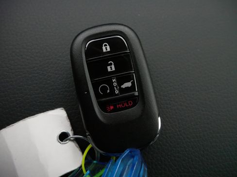 Certified 2025 Honda Pilot Touring image 33