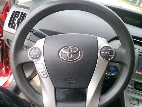 Used 2015 Toyota Prius Two FWD image 32
