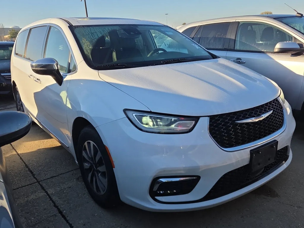 Used 2023 Chrysler Pacifica Limited FWD image 7